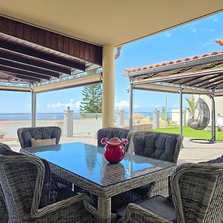 Karat Roque Del Conde