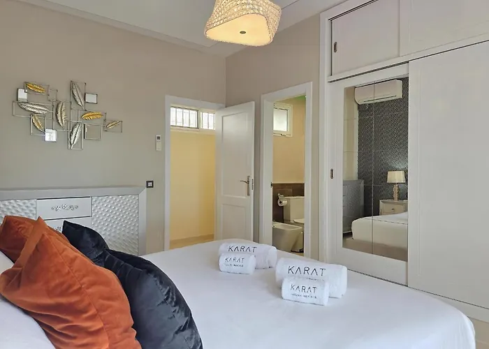 Karat Roque Del Conde *