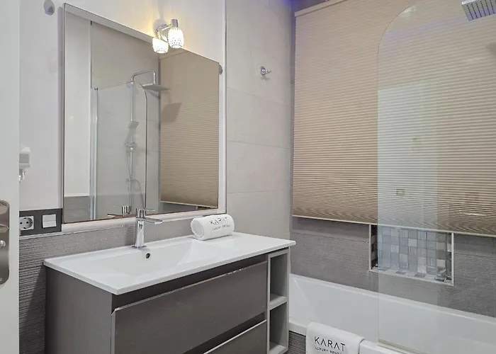 Karat Roque Del Conde