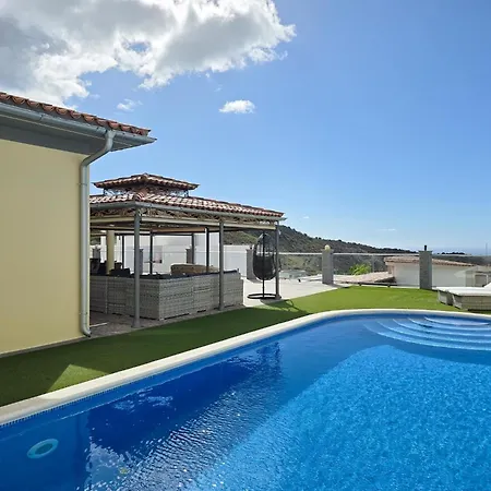 Karat Roque Del Conde