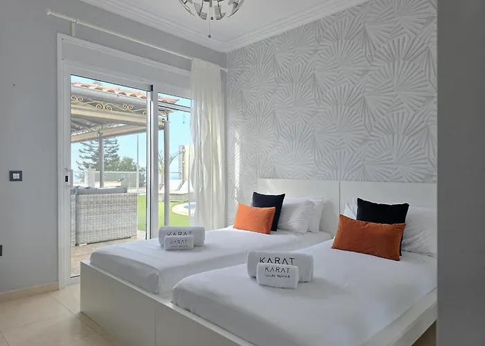 Karat Roque Del Conde Nyaraló *